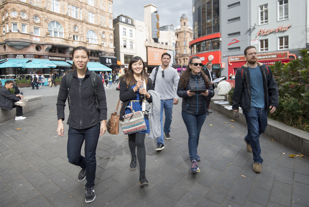 thrift-for-a-gift-teambuilding